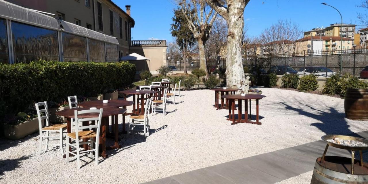 Ristorante Albergo Corona Novi Ligure Exteriér fotografie